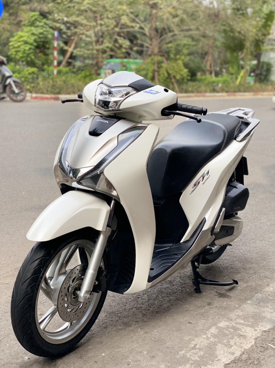 Honda SH 150 tại Việt Nam đang kếnh giá tới 130 triệu đồng